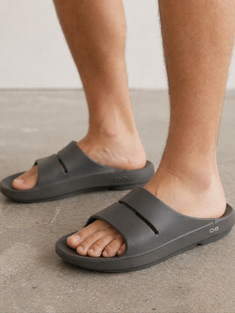 OOFOS OOahh Gray Recovery Slide Sandals Unisex M9/W11 EU 42 Comfort